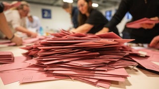 Nach der Bundestagswahl werden jetzt unter anderem die Briefwahlstimmen ausgezählt - in RLP gab es etwa 2,97 Millionen Wahlberechtigte. (Symbolbild)