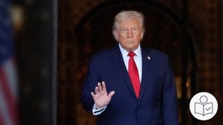 Präsident Donald Trump. Rechts das SWR Logo für Leichte Sprache.