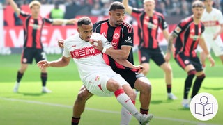 Der Fußball·verein VfB Stuttgart nimmt bald an der Champions League teil. Das Bild zeigt eine Spiel·szene aus dem Spiel gegen den Verein Eintracht Frankfurt. Rechts das SWR Logo für Leichte Sprache.  
