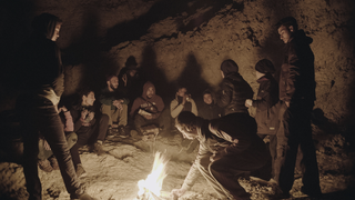 Harraga-Gruppe am Lagerfeuer