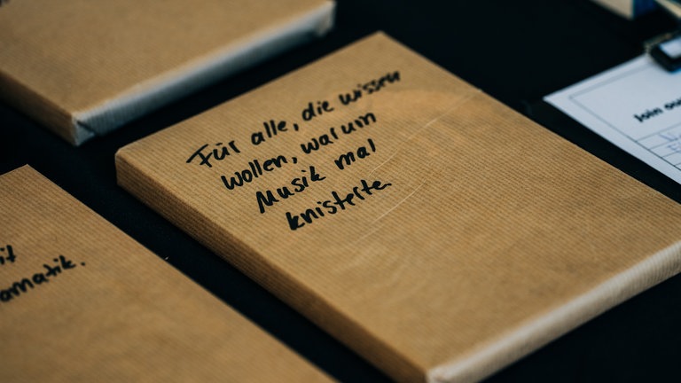 Eingepacktes Buch