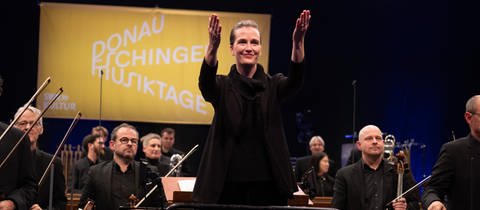 Elena Schwarz und das SWR Symphonieorchester beim Abschlusskonzert