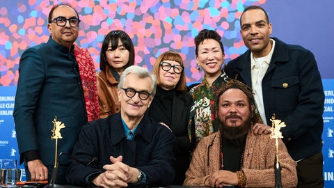 Auftakt der 76. Berlinale in Berlin: Jurypräsident Wim Wenders und die Jurymitglieder, darunter Bae Doona und Ewa Puszczyńska,