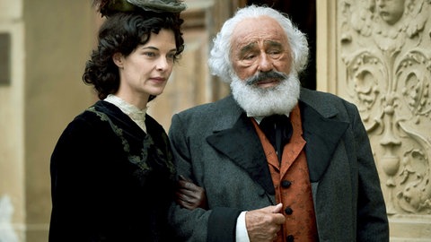 Mario Adorf als Karl Marx.