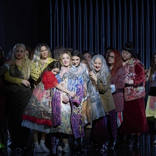 Simone Schneider (Madame Lidoine, Rachael Wilson (Blanche de la Force), Claudia Muschio (Soeur Constance), Helene Schneiderman (Mère Jeanne), Catriona Smith (Soeur Mathilde), Staatsopernchor Stuttgart