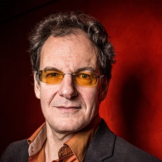 Der Kabarettist Chin Meyer