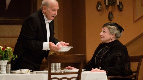 Dinner for One auf Hessisch | Alle Sendezeiten der Weihnachtsfilme und Silvesterklassiker
