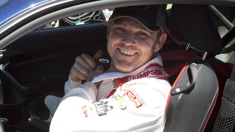 Ricky Schroder lächelt