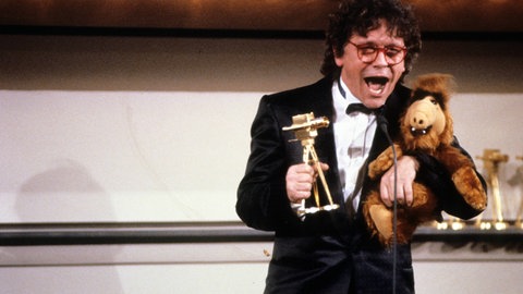 ALF mit seinem deutschen Sprecher Tommi Piper bei der Verleihung der Goldenen Kamera 1988 in Berlin
