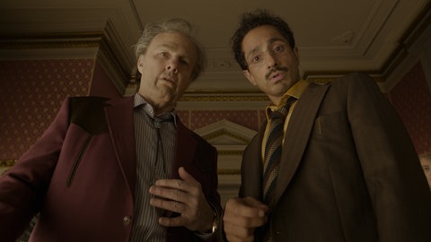 Tom Cruise als Rockwell und Riz Ahmed als Ganesh in "Digger"
