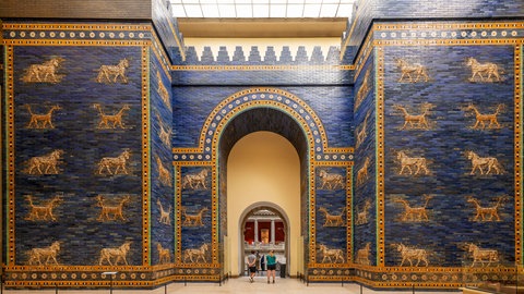 Nachbau des Stadttors von Babylon im Pergamonmuseum in Berlin
