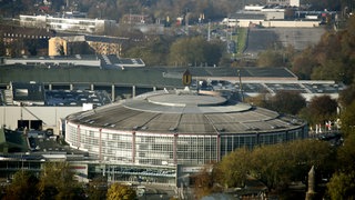Blick vom Florianturm auf die Westfalenhalle in Dortmund, aufgenommen im November 2004