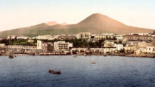 Vesuv, mit Torre de Creco, Torre del Greco, Neapel, Italien