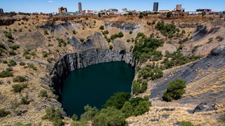 Von Menschenhand gegrabenes Loch, The Big Hole, ehemalige Kimberley-Mine, stillgelegte Diamantenmine, Kimberley, Südafrika