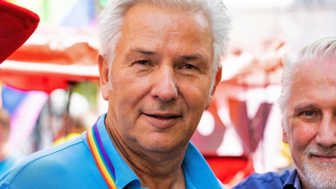 Am 11. Juni 1994 wurde §175 abgeschafft. 