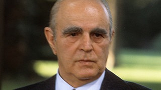 Premierminister Konstantin Karamanlis (Griechenland) während einer Pressekonferenz in Bonn