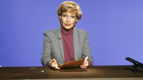 Dagmar Berghoff am 27. Januar 1984 in der Kulisse der Tagesschau (ARD).