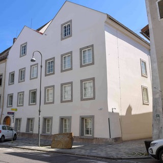 Neue Polizeiwache im Geburtshaus von Adolf Hitler.