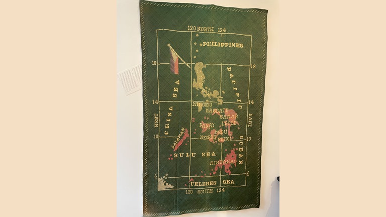 Gewebte historische Landkarte aus dem Philippinen-Fundus des Museums