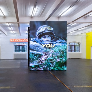 Ausstellungsansicht: Cemile Sahin, «BB - BORN TO BLOOM