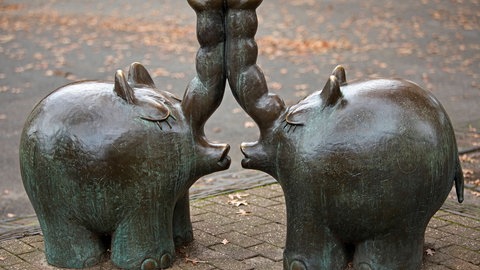 Ottifanten-Statuen von Otto Waalkes in Emden.