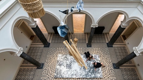 Julia Steiner: Raum halten. Holding Space