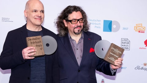 Frank Witzel und Leonhard Koppelmann bei der Verleihung des Deutschen Hörbuchpreises 2017