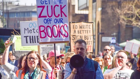 Proteste gegen Meta und die Ausbeutung von Büchern mit Copyright, um KI fürs Schreiben zu trainieren