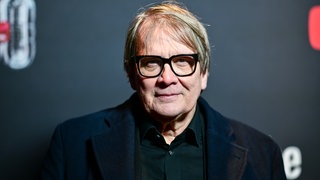 Sven Regener, steht vor Beginn des Award-Dinners der YouTube Music Awards 2025 im Grill Royal.