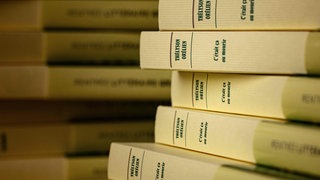 Ansicht von Exemplaren des Buches „C'était ça ou mourir“.