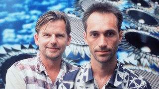 Michael Muenzing und Luca Anzilotti, Mitgründer der Gruppe SNAP!, 1996 |  Von "Rhythm Is A Dancer" bis "Mambo No. 5": Das machen die Musikstars der 90er heute 