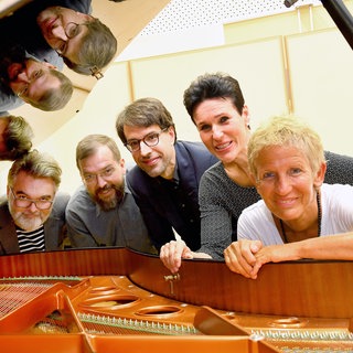 Das musikalische Quintett im SWR Studio