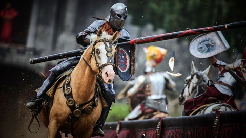 Kaltenberger Ritterturnier: Reiter-Ritter beim Turnierkampf (München, 13.07.2025)