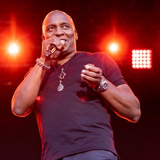 Haddaway bei der Radio Chemnitz Mega 90er Live! Party in der Sommerarena an der Messe Chemnitz (2022) | Haddaway wusste direkt: "What Is Love" wird ein Hit