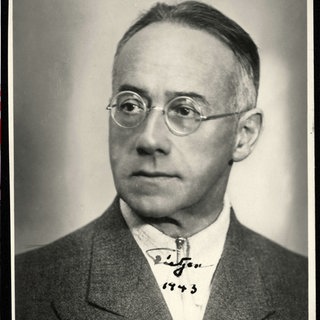 Heinz Tietjen, Porträtaufnahme mit Autogramm, 1943 (Weirich).