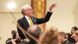 Der Wiener Dirigent, Komponist und Organist Martin Haselböck