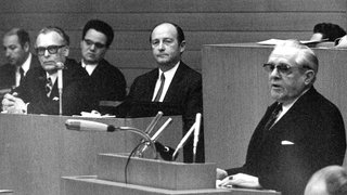 Dr. Hermann Veit (r.) am 27.5.1970 im Stuttgarter Landtag
