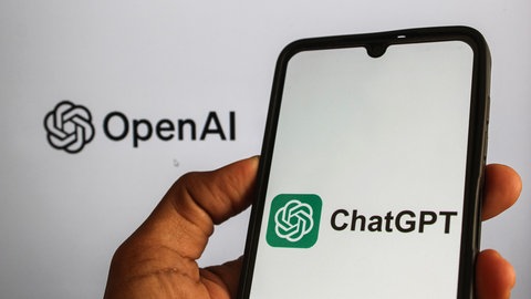 Das Logo der KI Chat GPT. Es gibt bereits Menschen die sich in KI-Chatbots verlieben und KI-Beziehungen führen. 