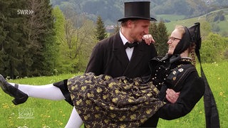 Natascha und Ulrich in Trachtenkleidung