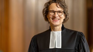 Dr. Christiane Tietz, Kirchenpräsidentin der EKHN | Aktion gegen Einsamkeit von der evangelischen Kirche: "Du bist nicht allein allein"