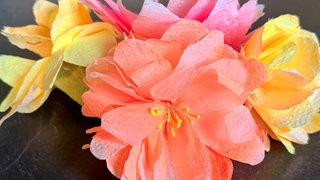 Blüten aus Küchenpapier