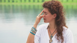 Übung Wechselatmung - mit Yoga das Immunsystem stärken