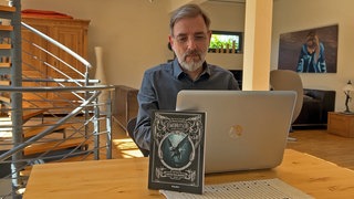 Autor Michael Werner am Computer