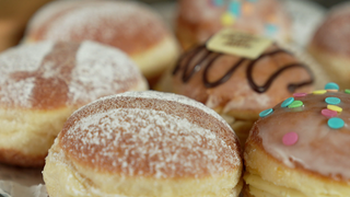Kreppel, Berliner, Krapfen - an Fastnacht hat das Fettgebäck Tradition
