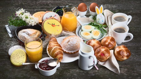 Tisch zum Osterbrunch