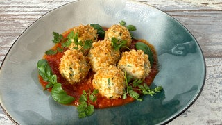 Quarkbällchen mit Tomatensoße