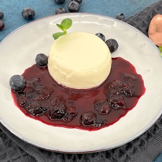 Panna Cotta mit Blaubeeren