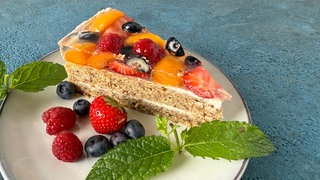 Sommerfruchtschnitten mit Holunderblütencreme