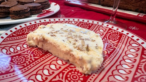 Nougat Glacé – Französisches Parfait mit Mandeln, Walnüssen und Honig