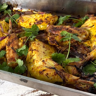 Gebackenes Hühnchen in Joghurt-Marinade mit Koriander-Reis